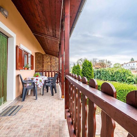 Amazing Apartment In Krnica With Kitchen Eksteriør bilde