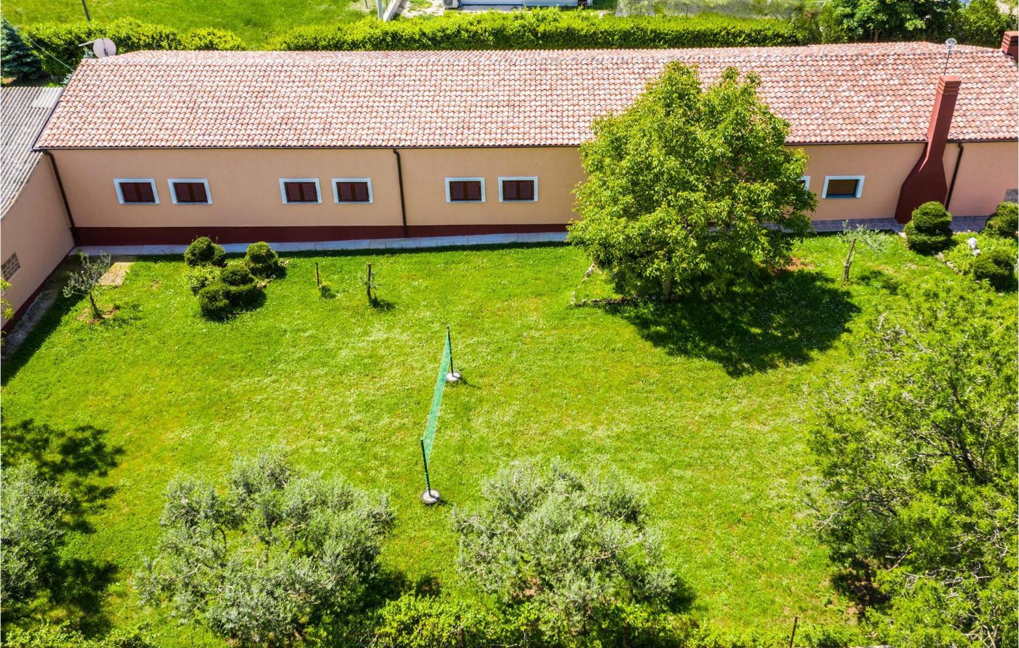Amazing Apartment In Krnica With Kitchen Eksteriør bilde
