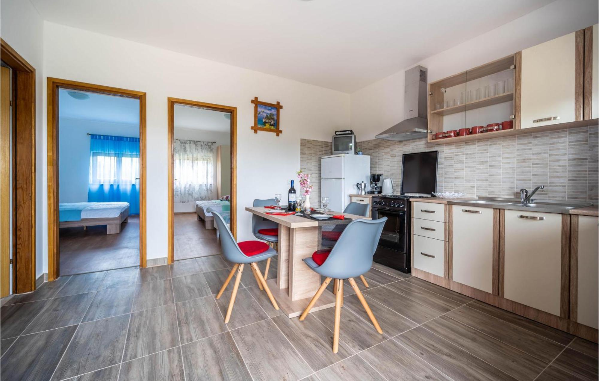 Amazing Apartment In Krnica With Kitchen Eksteriør bilde