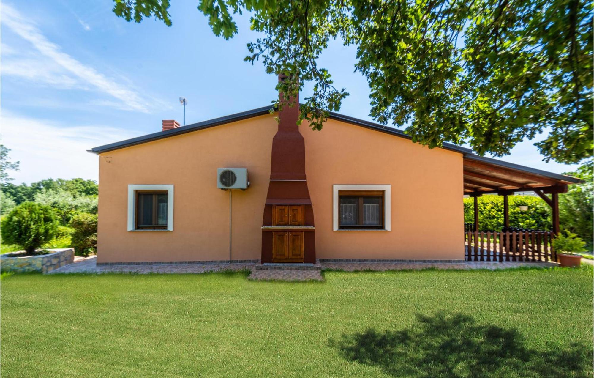 Amazing Apartment In Krnica With Kitchen Eksteriør bilde