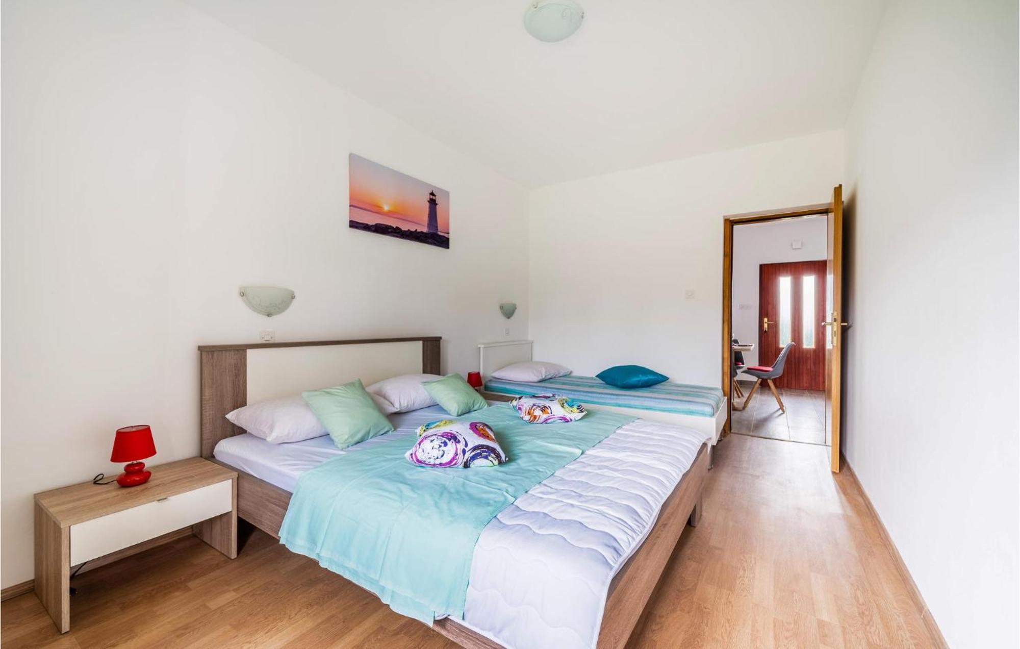 Amazing Apartment In Krnica With Kitchen Eksteriør bilde